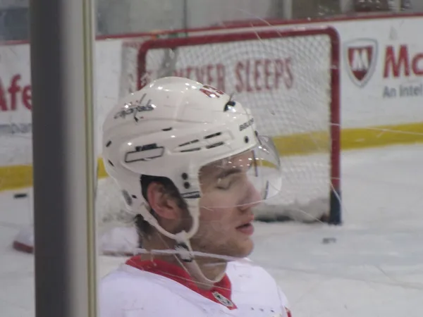 ����: ���� ���� � NHL 08