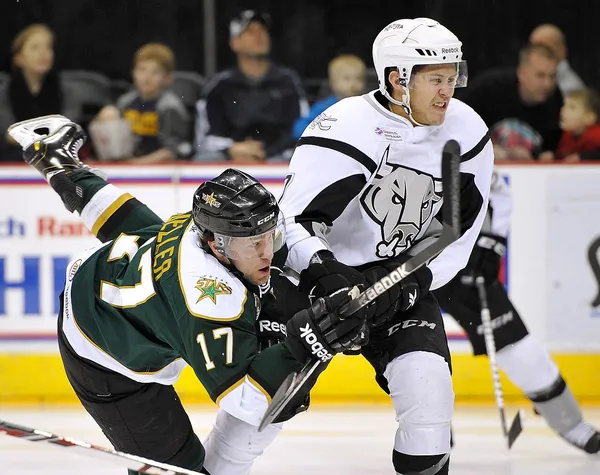 ����: ����/������ � NHL09 Game PlayCenter