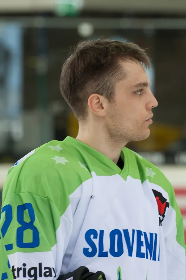 ����: ��������� ����� ��˻ ��� NHL09